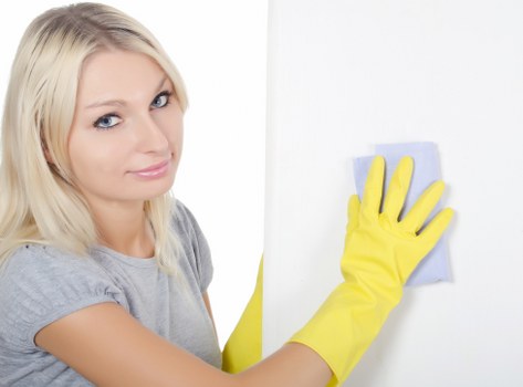 Professional Kennington cleaning specialists maintaining a fresh interior